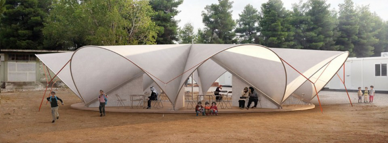 Architetti italiani progettano una 'piazza' per i profughi: ecco il loro progetto